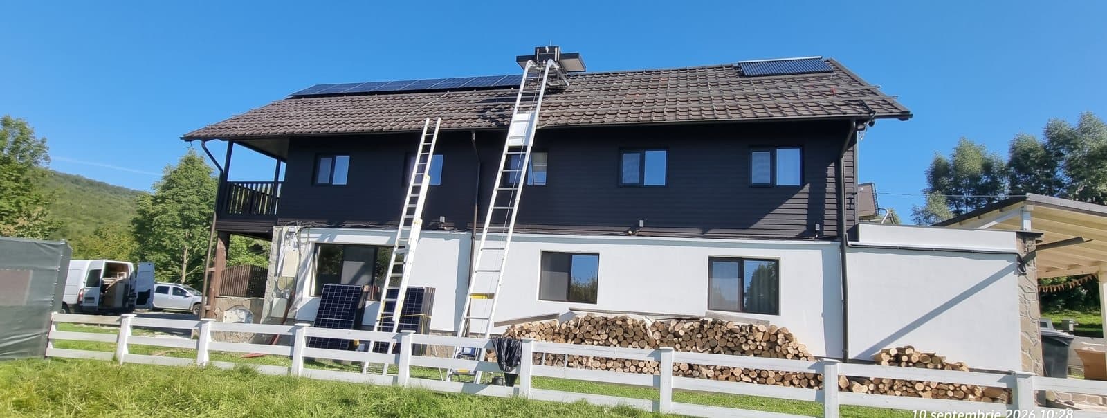 Sistem Fotovoltaic 21 kWp cu Baterie de 14 kWh la o Cabană din Valea Doftanei: De la Cerere la Recepție în 29 de Zile